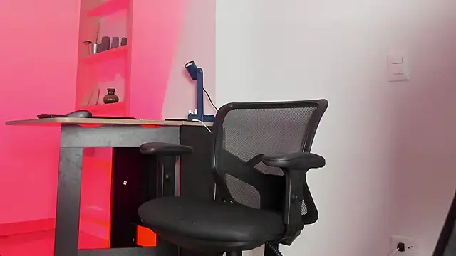 Snapshot of pablo-rincon95 chatting on 02.20.25 pablo-rincon95 online show from 02.20.25