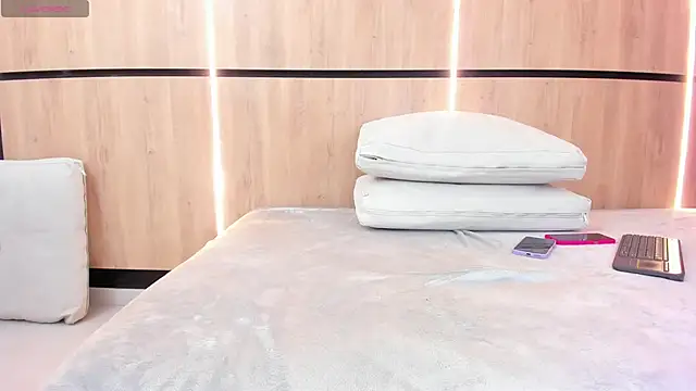 adela chase online show from 09.11.25