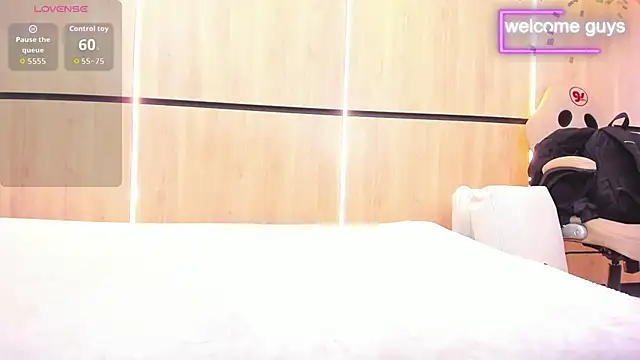 adela chase online show from 09.26.25