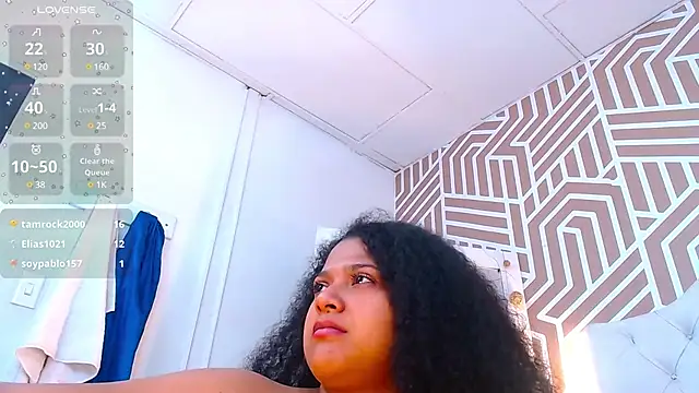 Snapshot of JadeSoleile chatting on 02.13.25 JadeSoleile online show from 02.13.25