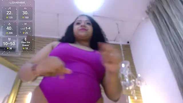 Snapshot of JadeSoleile chatting on 03.10.25 JadeSoleile online show from 03.10.25