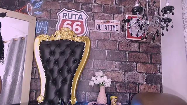 Snapshot of JadeSoleile chatting on 10.23.25 JadeSoleile online show from 10.23.25