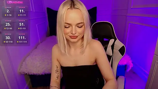 horny blondiee online show from 02.07.25