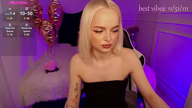 horny blondiee online show from 02.17.25