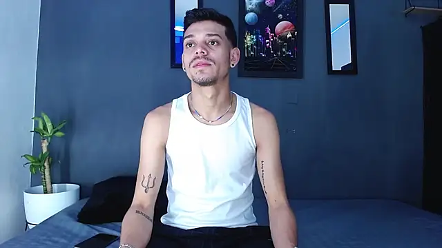 Snapshot of Friendsofeverything_ chatting on 12.14.24 Friendsofeverything  online show from 12.14.24