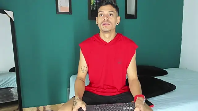 Snapshot of Friendsofeverything_ chatting on 03.06.25 Friendsofeverything  online show from 03.06.25