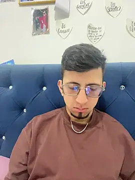 Snapshot of stivevv chatting on 07.18.26 stivevv online show from 07.18.26