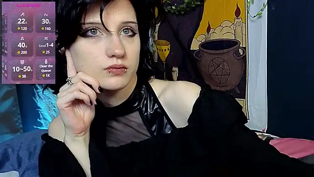 Snapshot of dark_vamp_ chatting on 01.17.25 dark vamp  online show from 01.17.25