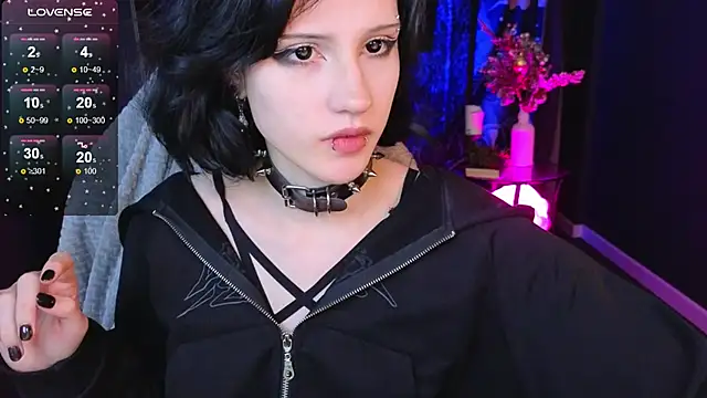 Snapshot of dark_vamp_ chatting on 01.31.25 dark vamp  online show from 01.31.25