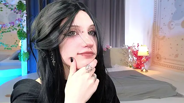 Snapshot of dark_vamp_ chatting on 03.04.25 dark vamp  online show from 03.04.25