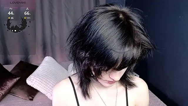 Snapshot of dark_vamp_ chatting on 10.02.25 dark vamp  online show from 10.02.25