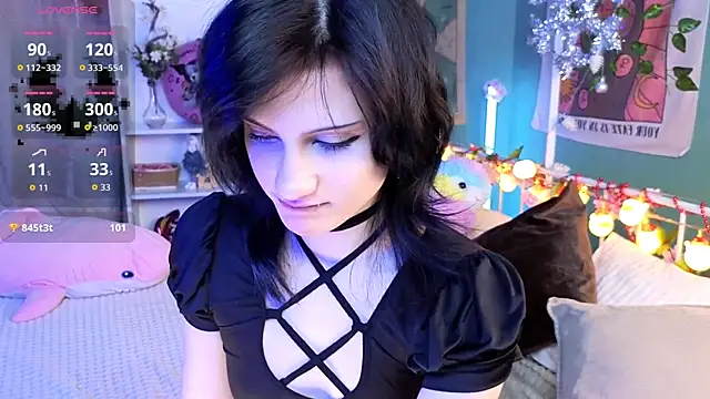 Snapshot of dark_vamp_ chatting on 12.13.25 dark vamp online show from 12.13.25