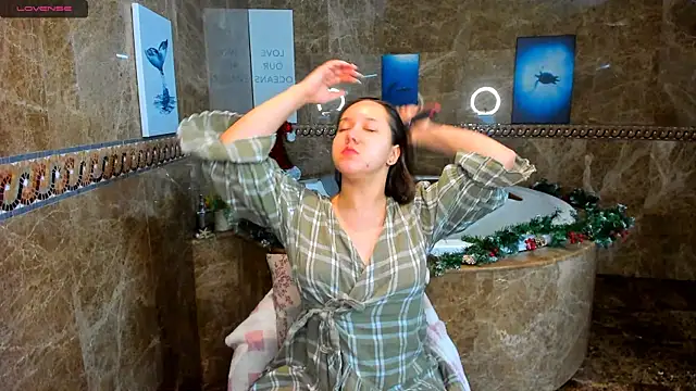 Snapshot of Mira_Karter chatting on 01.12.25 Mira Karter online show from 01.12.25