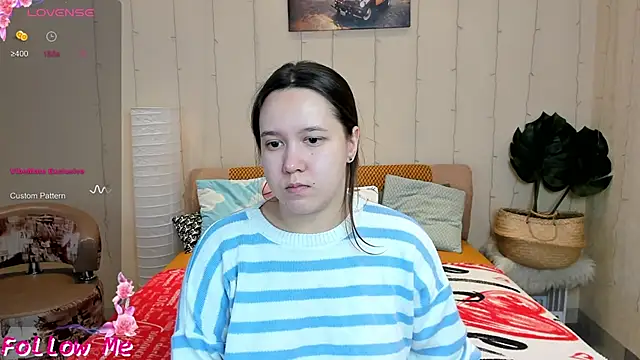 Snapshot of Mira_Karter chatting on 10.23.25 Mira Karter online show from 10.23.25