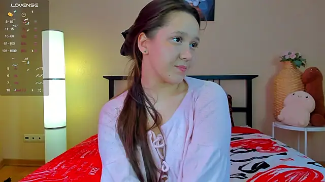 Snapshot of Mira_Karter chatting on 04.11.26 Mira Karter online show from 04.11.26