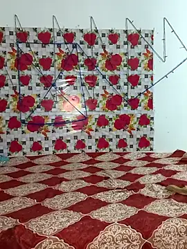 Snapshot of PeaCoooock chatting on 10.04.25 PeaCoooock online show from 10.04.25