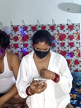 Snapshot of PeaCoooock chatting on 10.17.25 PeaCoooock online show from 10.17.25