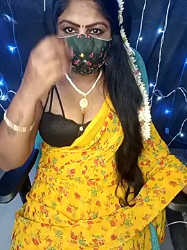 Snapshot of honey-sexy chatting on 12.13.24 honey-sexy online show from 12.13.24