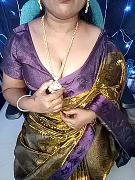 Snapshot of honey-sexy chatting on 12.24.24 honey-sexy online show from 12.24.24