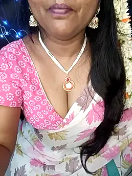 Snapshot of honey-sexy chatting on 12.25.24 honey-sexy online show from 12.25.24