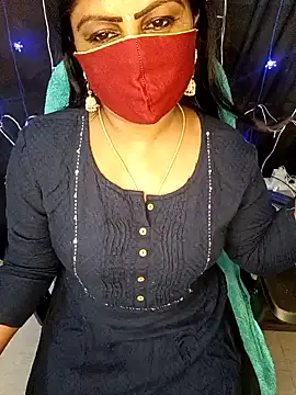 Snapshot of honey-sexy chatting on 01.04.25 honey-sexy online show from 01.04.25