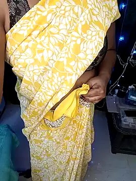 Snapshot of honey-sexy chatting on 01.19.25 honey-sexy online show from 01.19.25