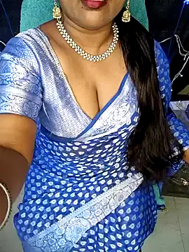 Snapshot of honey-sexy chatting on 02.02.25 honey-sexy online show from 02.02.25