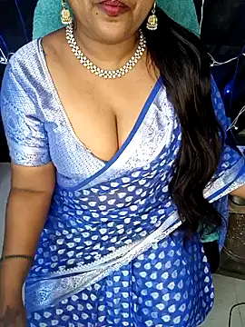 Snapshot of honey-sexy chatting on 02.02.25 honey-sexy online show from 02.02.25