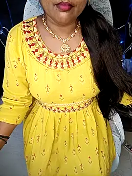 Snapshot of honey-sexy chatting on 02.08.25 honey-sexy online show from 02.08.25