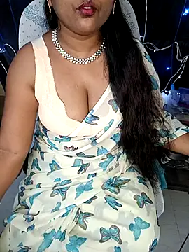 Snapshot of honey-sexy chatting on 02.11.25 honey-sexy online show from 02.11.25