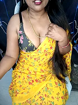 Snapshot of honey-sexy chatting on 02.17.25 honey-sexy online show from 02.17.25