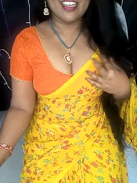 Snapshot of honey-sexy chatting on 02.25.25 honey-sexy online show from 02.25.25