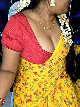 Snapshot of honey-sexy chatting on 03.15.25 honey-sexy online show from 03.15.25