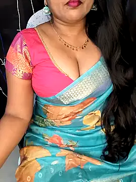 Snapshot of honey-sexy chatting on 03.19.25 honey-sexy online show from 03.19.25