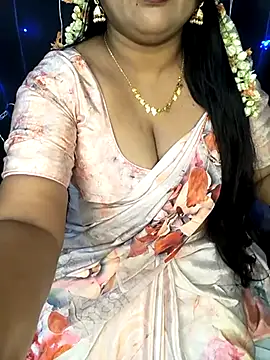 Snapshot of honey-sexy chatting on 03.21.25 honey-sexy online show from 03.21.25