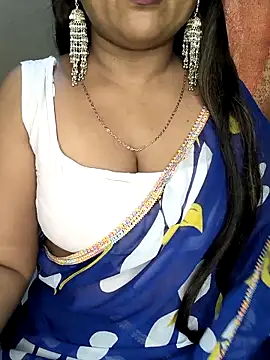 Snapshot of honey-sexy chatting on 12.22.25 honey-sexy online show from 12.22.25