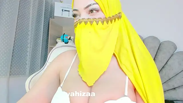 Snapshot of Amaltea chatting on 11.13.25 Amaltea online show from 11.13.25