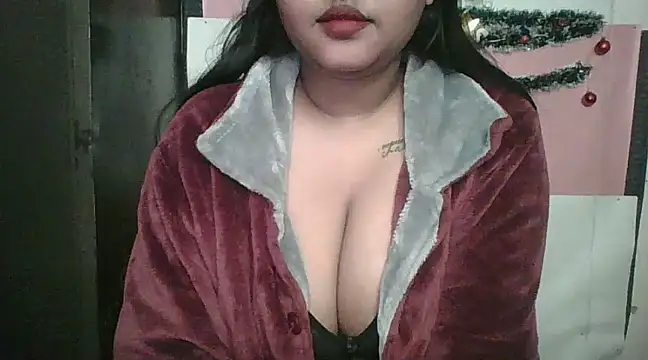 Snapshot of Your-love-12 chatting on 01.04.25 Your-love-12 online show from 01.04.25