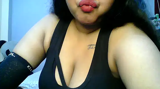 Snapshot of Your-love-12 chatting on 02.06.25 Your-love-12 online show from 02.06.25