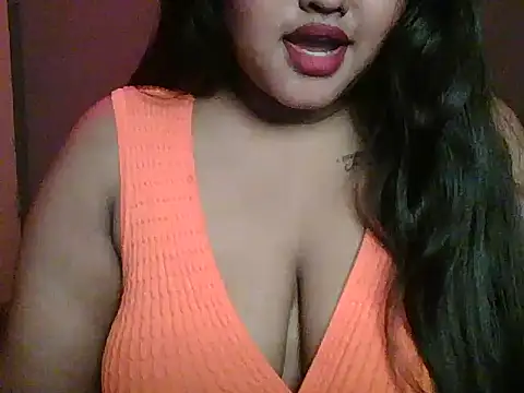 Snapshot of Your-love-12 chatting on 11.18.25 Your-love-12 online show from 11.18.25