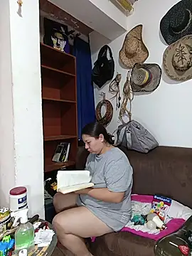 Snapshot of ZuriandAlex chatting on 01.31.26 ZuriandAlex online show from 01.31.26