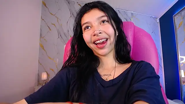 Snapshot of pettit_courtny chatting on 02.22.25 pettit courtny online show from 02.22.25