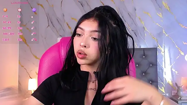 Snapshot of pettit_courtny chatting on 03.13.25 pettit courtny online show from 03.13.25