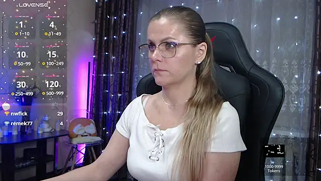 Snapshot of JessieOMays chatting on 03.01.25 JessieOMays online show from 03.01.25