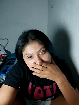 Snapshot of azulzulix chatting on 11.30.25 azulzulix online show from 11.30.25