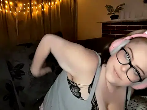 Snapshot of ChubbyBubs chatting on 02.23.25 ChubbyBubs online show from 02.23.25