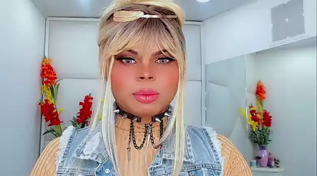 Snapshot of AdanKinng chatting on 03.10.25 AdanKinng online show from 03.10.25