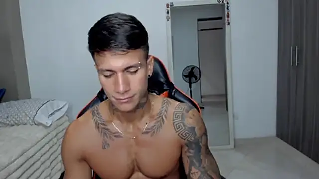 Snapshot of pettergrey1 chatting on 02.15.26 pettergrey1 online show from 02.15.26