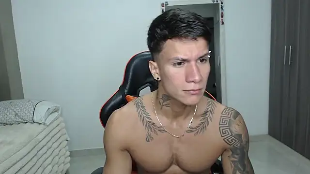 Snapshot of pettergrey1 chatting on 02.18.26 pettergrey1 online show from 02.18.26