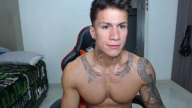 Snapshot of pettergrey1 chatting on 02.23.26 pettergrey1 online show from 02.23.26